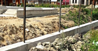 Фундамент под забор заказать в Копейске - заливка фундамента для забора | от 1525 за п.м.